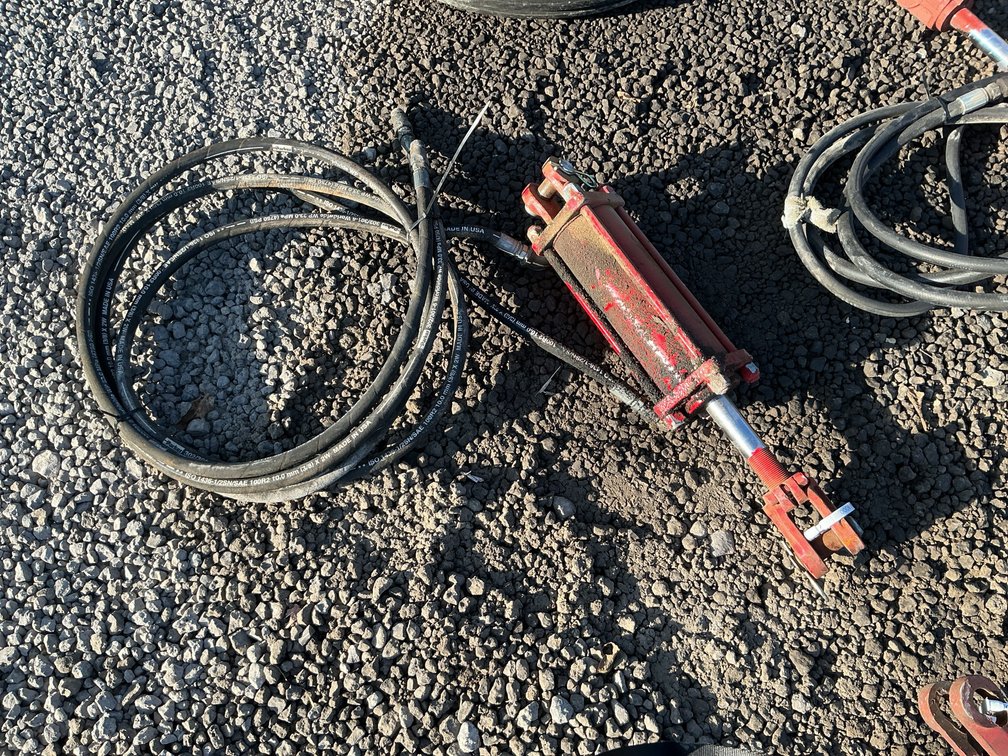 RED HYD CYLINDER