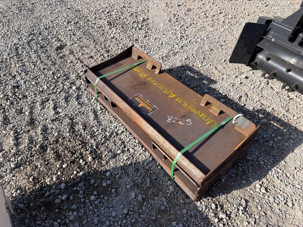 4) SKIDSTEER WELD ON PLATES