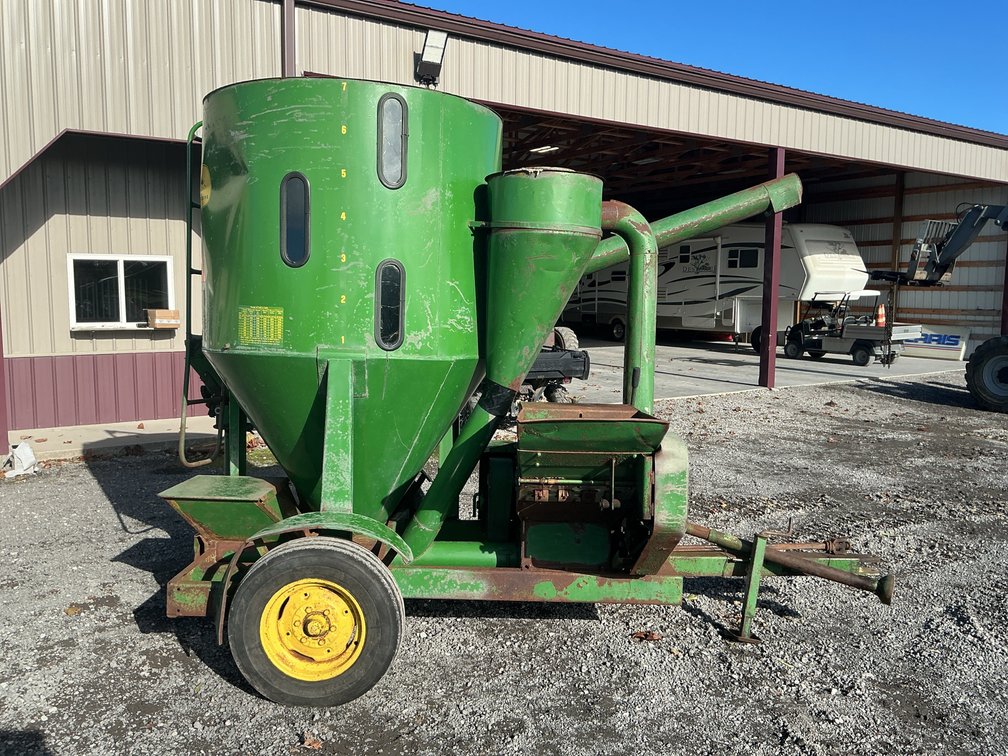 JOHN DEERE 400 GRINDER MIXER
