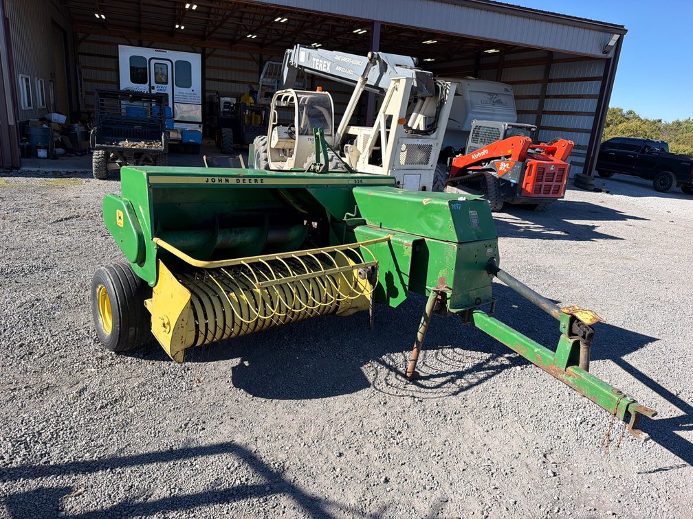 JOHN DEERE 336 SQ BALER