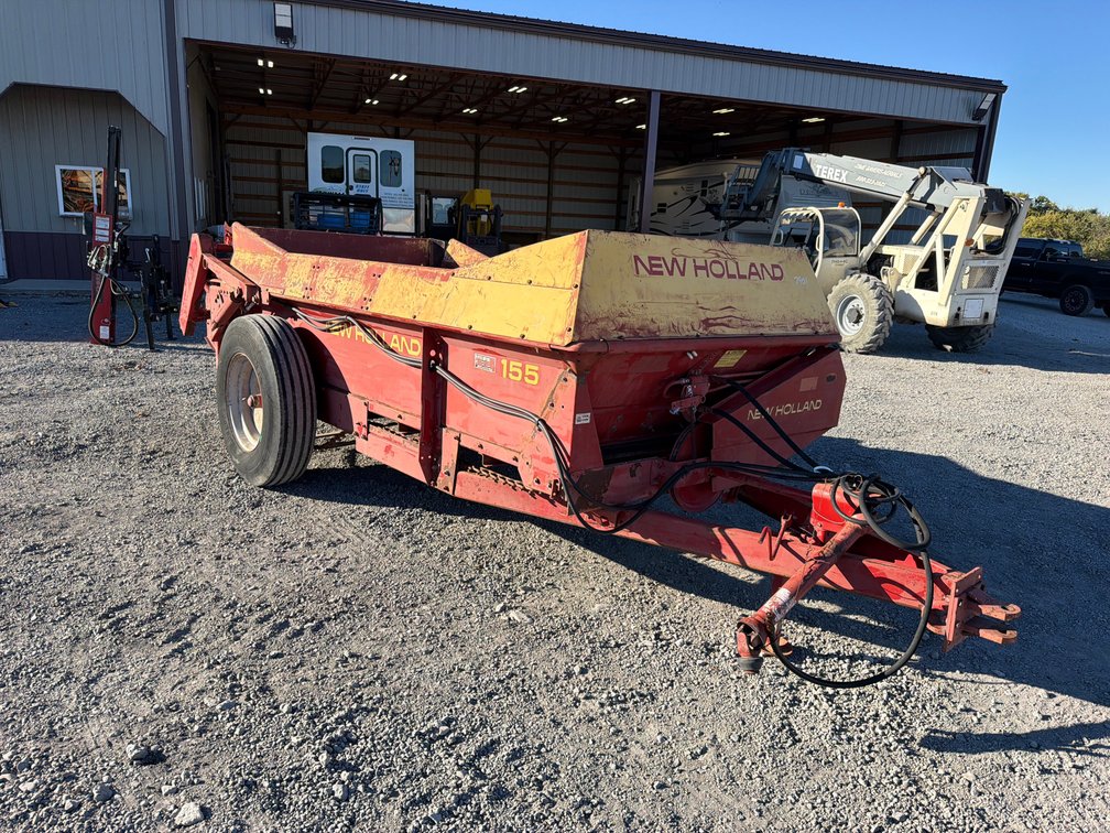 NEW HOLLAND 155 MANURE SPREADER