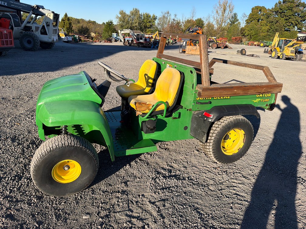 JOHN DEERE TURF GATOR