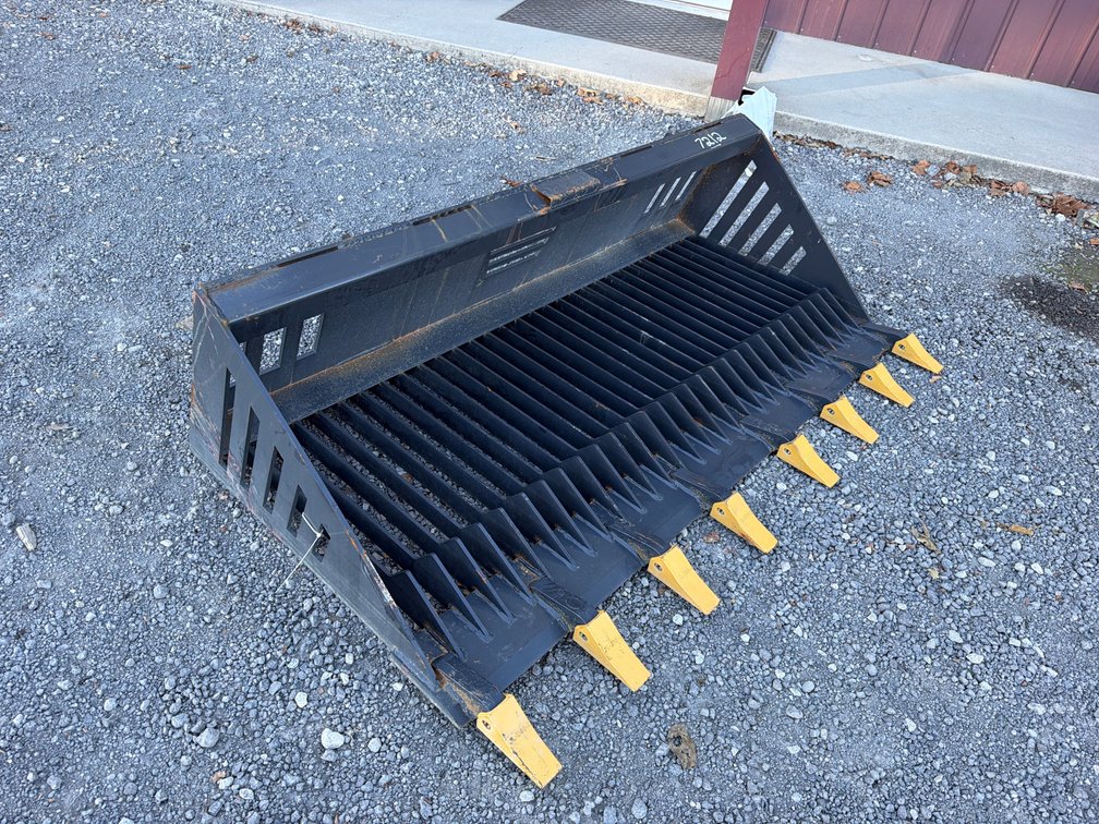 LANDHONOR 72” ROCK BUCKET