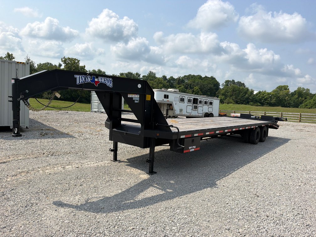 2026 TEXAS BRAG 32' GOOSNECK