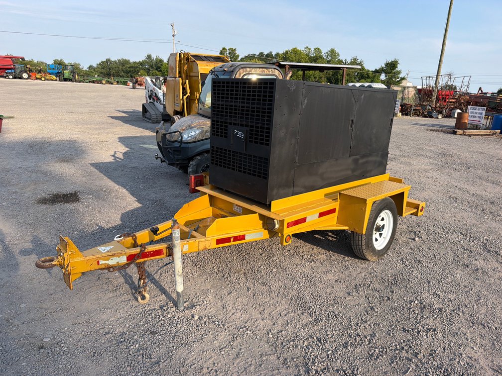 INDUSTRIAL AIR COMPRESSOR