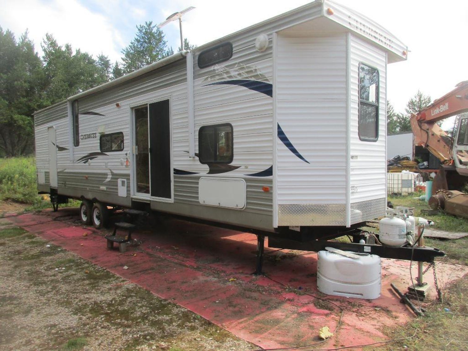 2011 Cherokee 39' Camper - VIN 4X4TCKR28BX112330