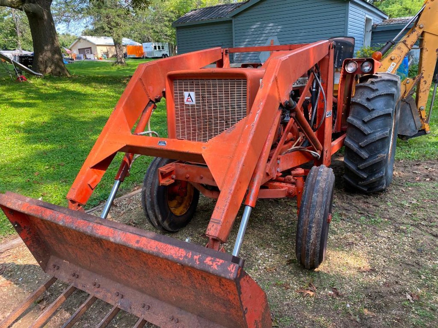 Allis-Chalmers 160 Tractor with Loader