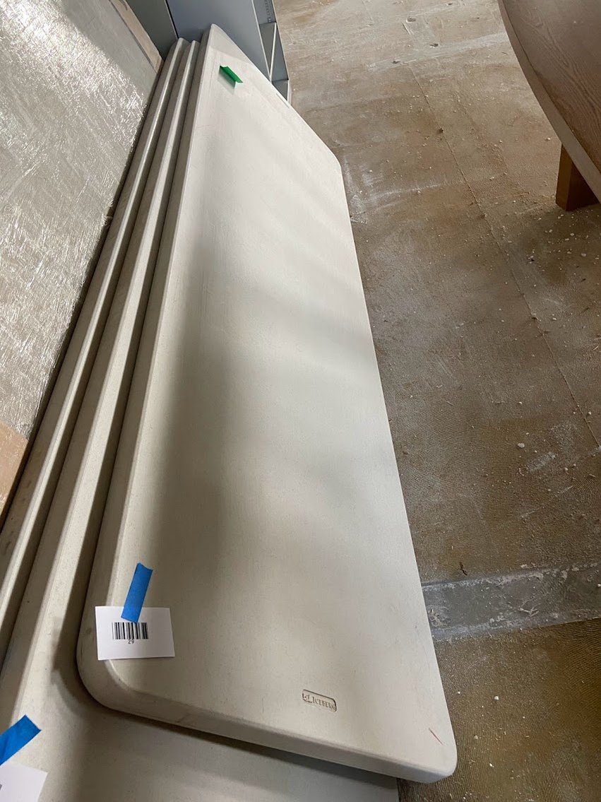 Folding table