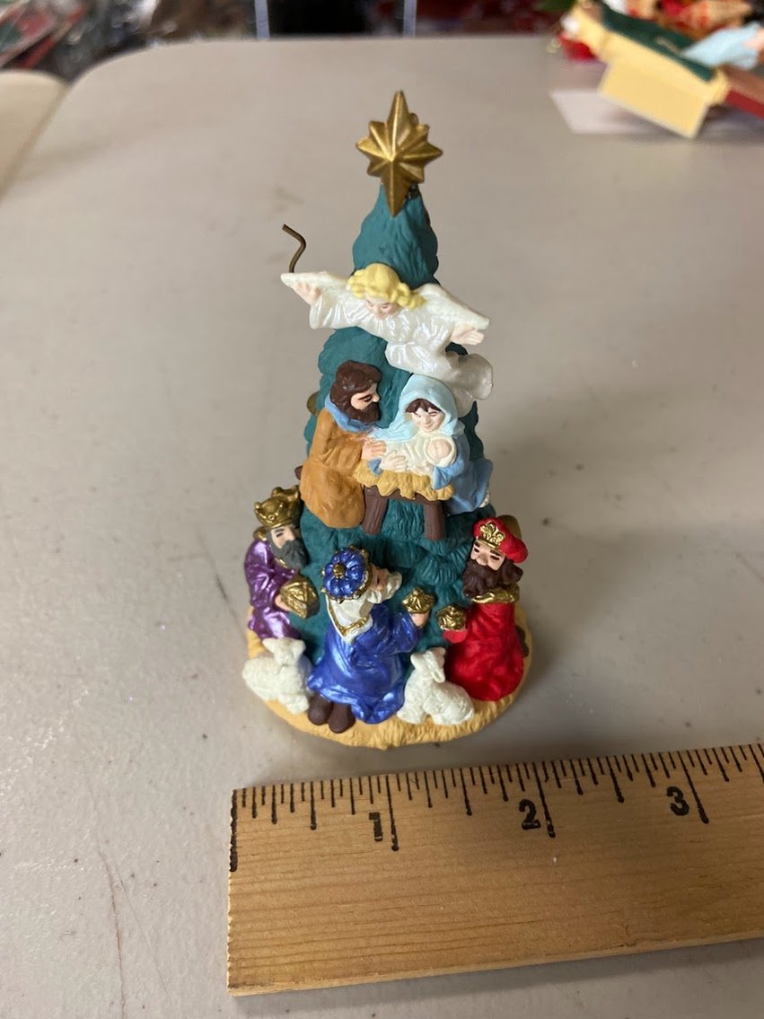Hallmark Keepsake 1997 Ornaments-Nativity Tree- Item NO.QX6575-NO BOX