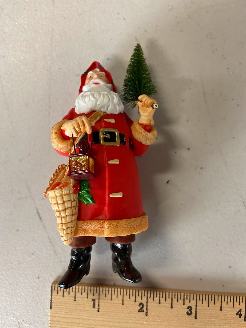 Hallmark 2000 Winterberry Santa Keepsake Ornament- NO BOX