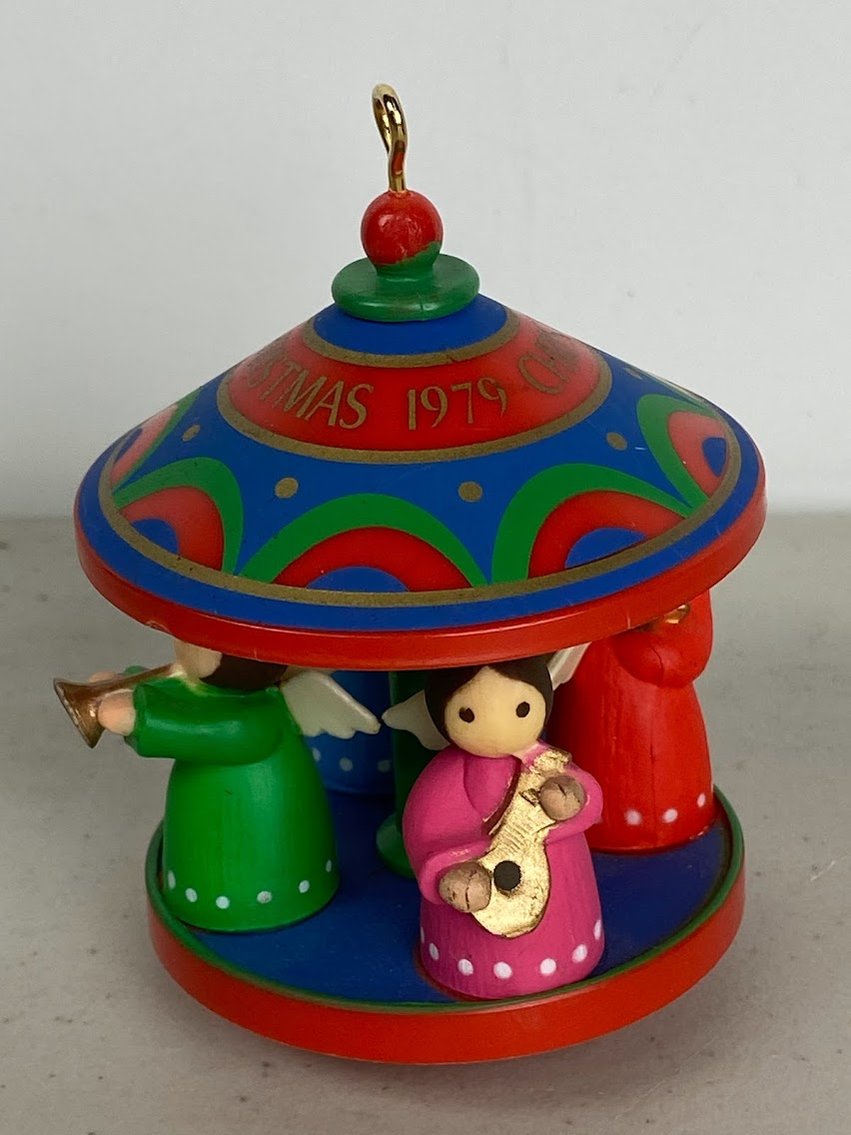 Hallmark 1979 Christmas Carousel Ornament Item NO. QX1467-no box