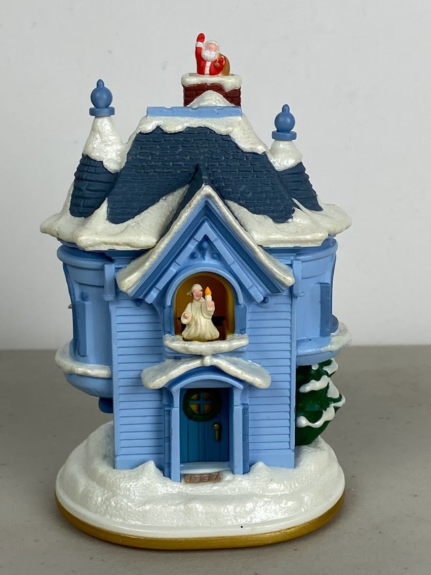 Hallmark - The Night Before Christmas, wind up Music and Movement- Item No. QX5721- no box