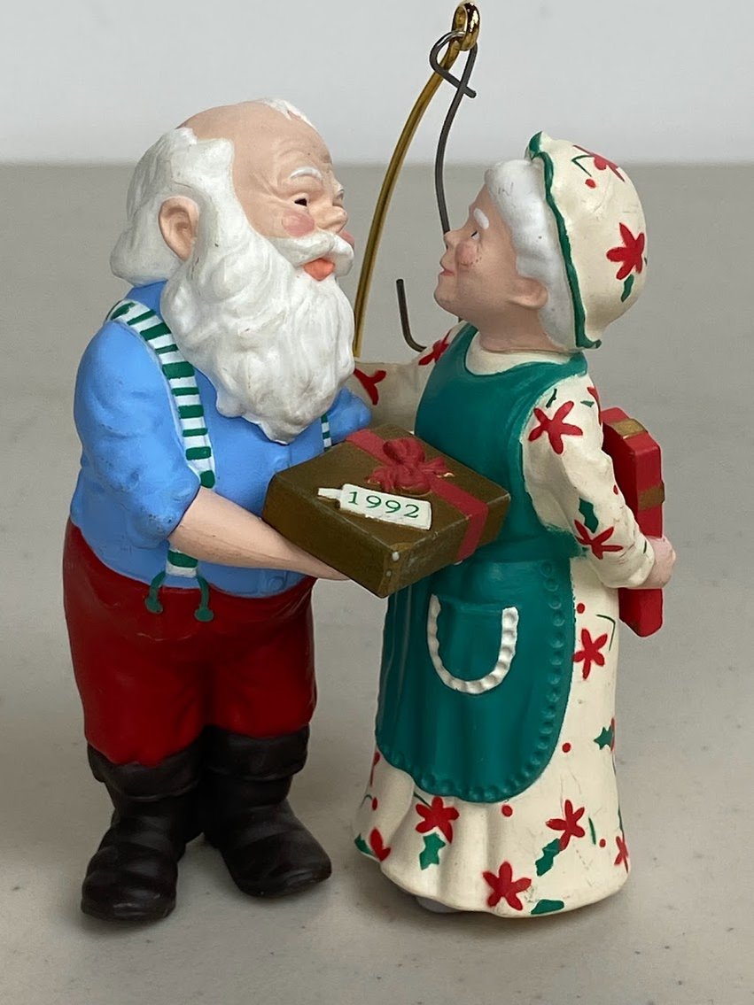 Hallmark 1992 Mr. and Mrs. Claus NO. 7- Gift Exchange- Item No. QX4294- no box