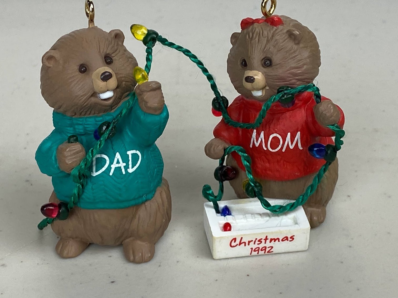Hallmark- 1992 Mom and Dad Ornament QX4671- no box