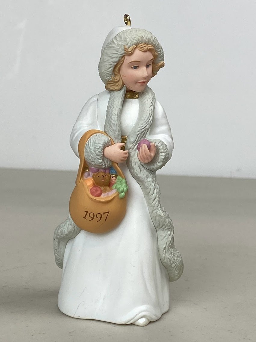Hallmark Kolyada Christmas Visitors- Item NO.QX6172- no box