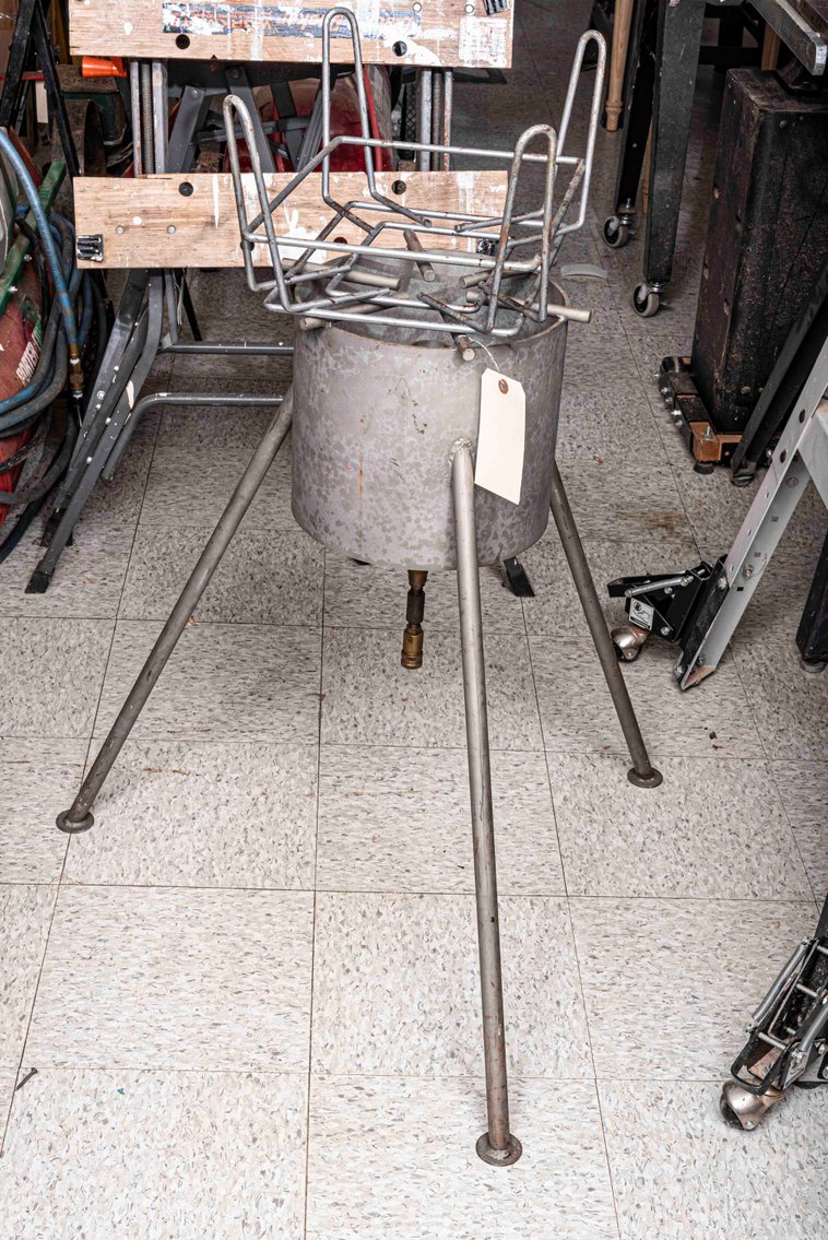 Heavy duty welded steel propane outdoor cooker