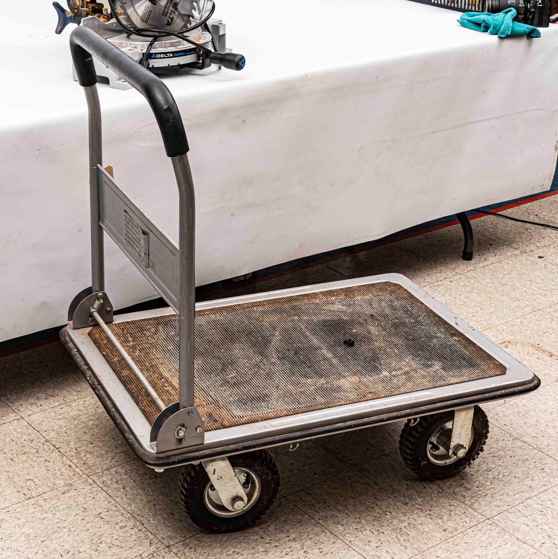 Small Metal Shop Cart with handle.