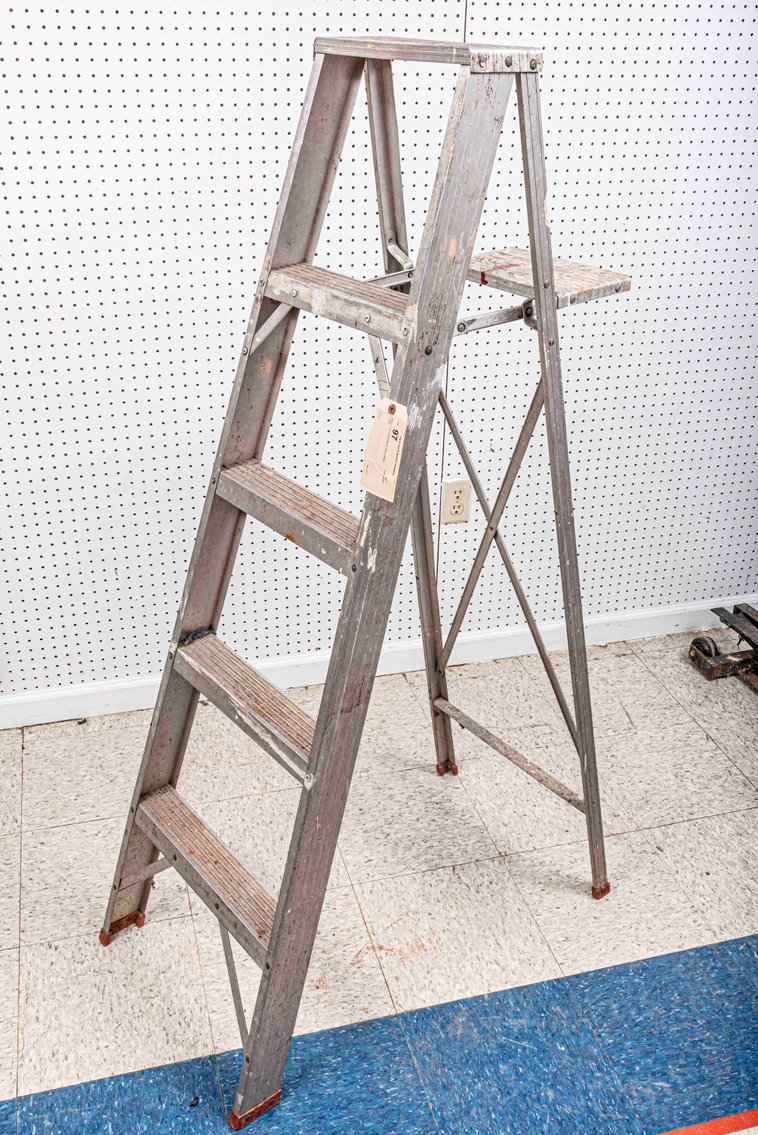 Eag-L-Line 5' Aluminum Step Ladder