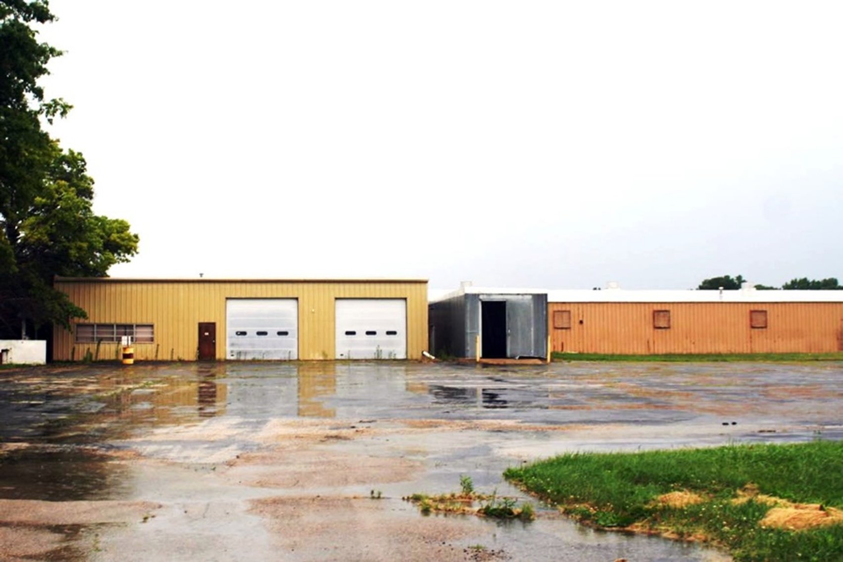 Image for Lender Owned Absolute Auction of 176,200±SF Industrial/ Manufacturing Bldg. on 32± Acres in Byron, IL (Ogle County)