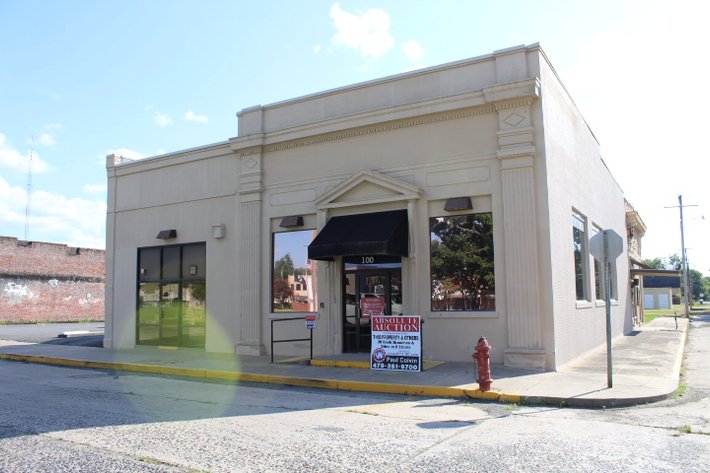 Image for Absolute Auction of Former Bank Buildings & Sites in AR-IA-IL-IN-LA-MO-MS-TN