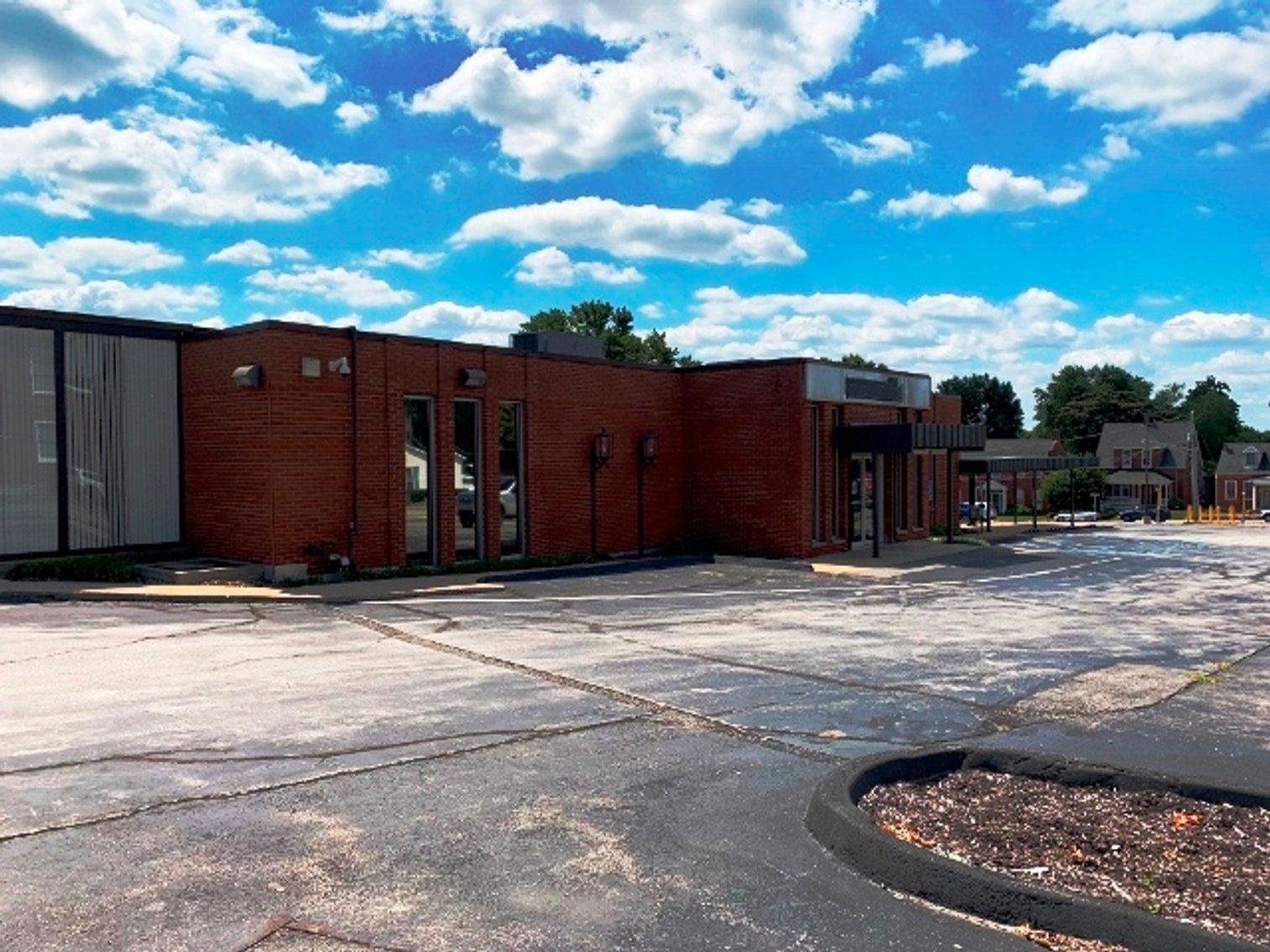 Image for 4,446±SF Former Bank Branch on 1.45± Acres at 423 1st Capitol Dr, St Charles, MO 63301 (St Charles County)