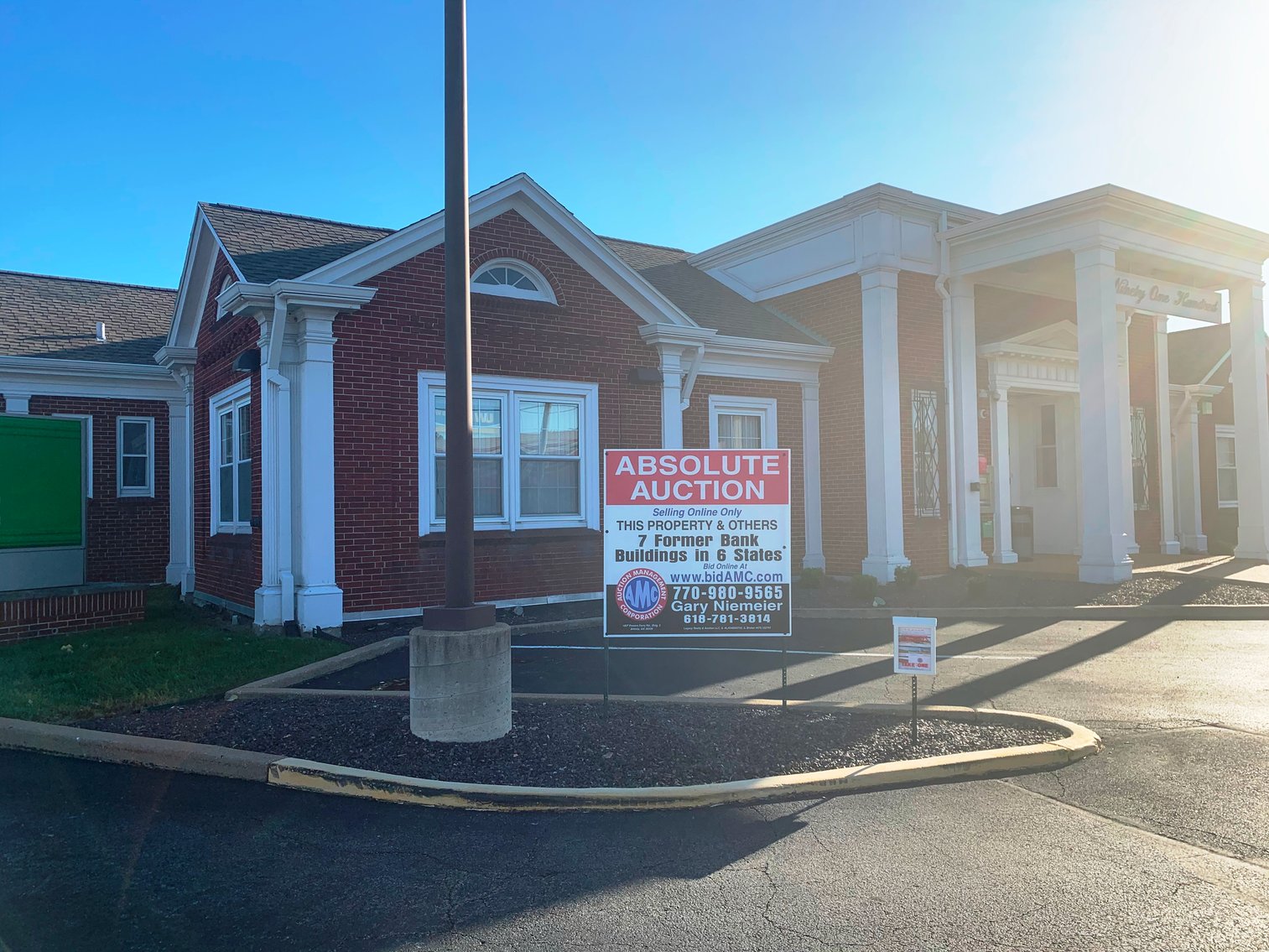 Image for Affton, MO: 8,300±SF Footprint Former Bank Branch on .84± Acre at 9100 Gravois Road, Affton, MO 63123 (St. Louis County)