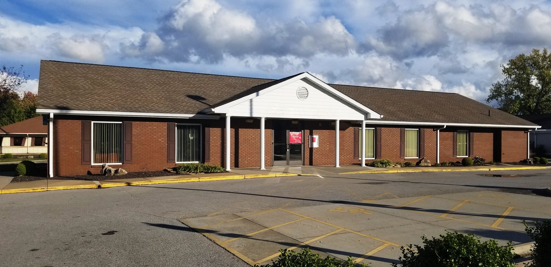 Image for Carbondale, IL: 7,384±SF Footprint Former Bank Branch on 1.15± Acres at 601 E. Main Street, Carbondale, IL 62901 (Jackson County)