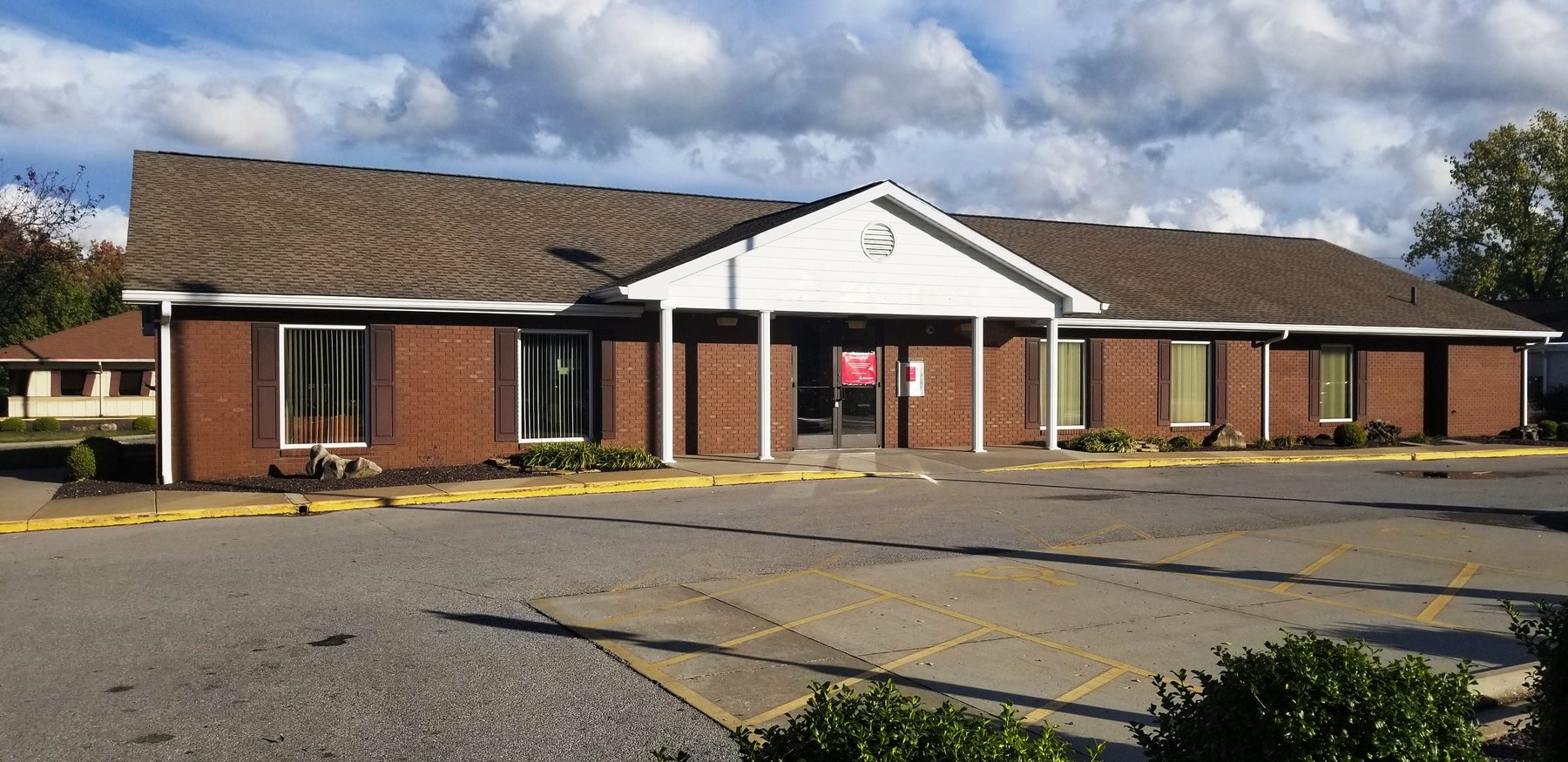 Image for Carbondale, IL: 7,384±SF Footprint Former Bank Branch on 1.15± Acres at 601 E. Main Street, Carbondale, IL 62901 (Jackson County)