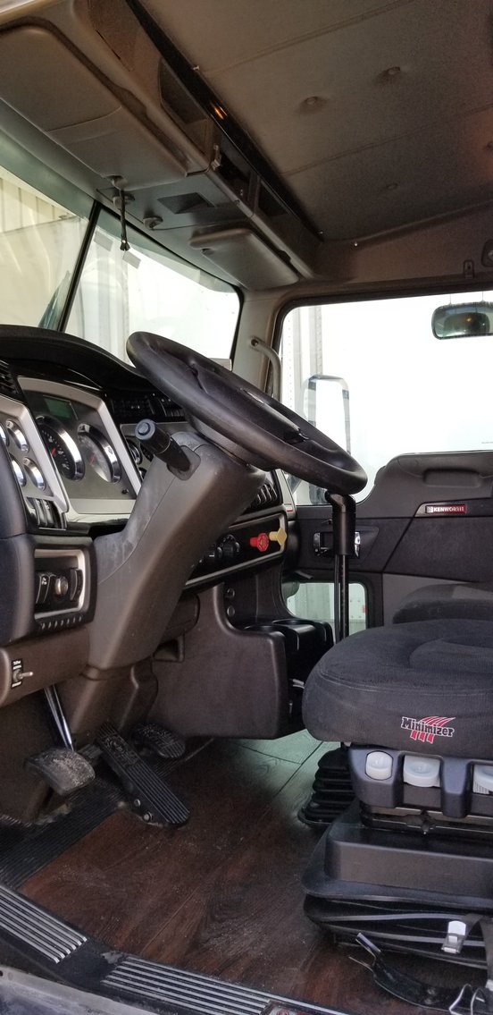Image for 2013 Kenworth T660 Semi Truck with Sleeper Cab