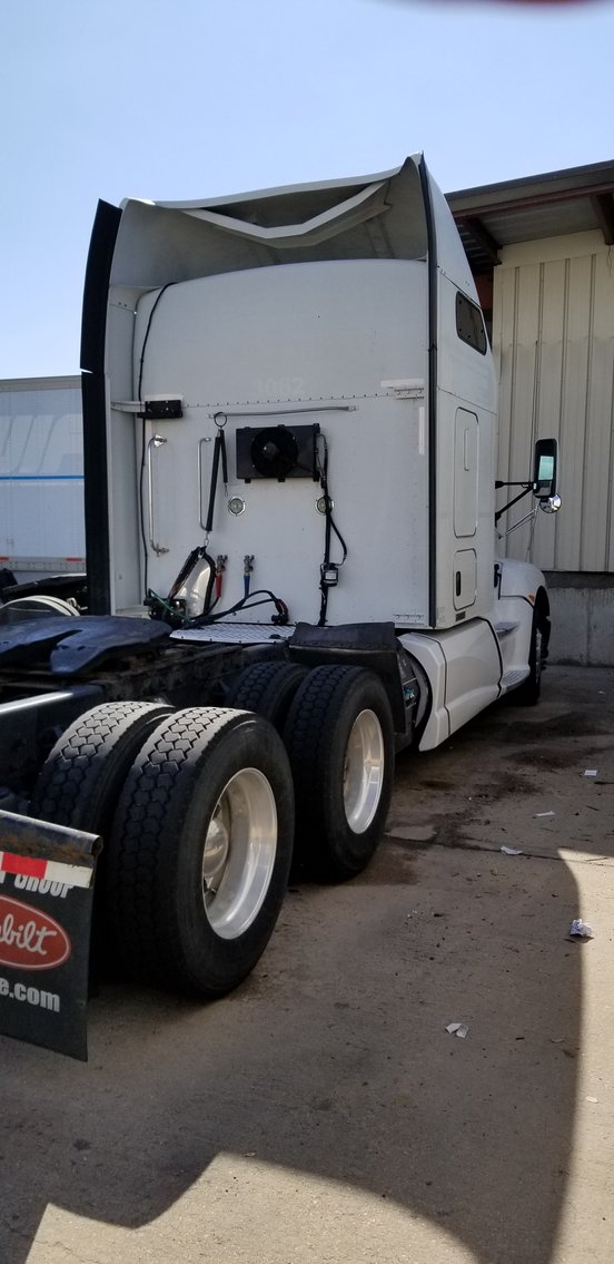 Image for 2013 Kenworth T660 Semi Truck with Sleeper Cab