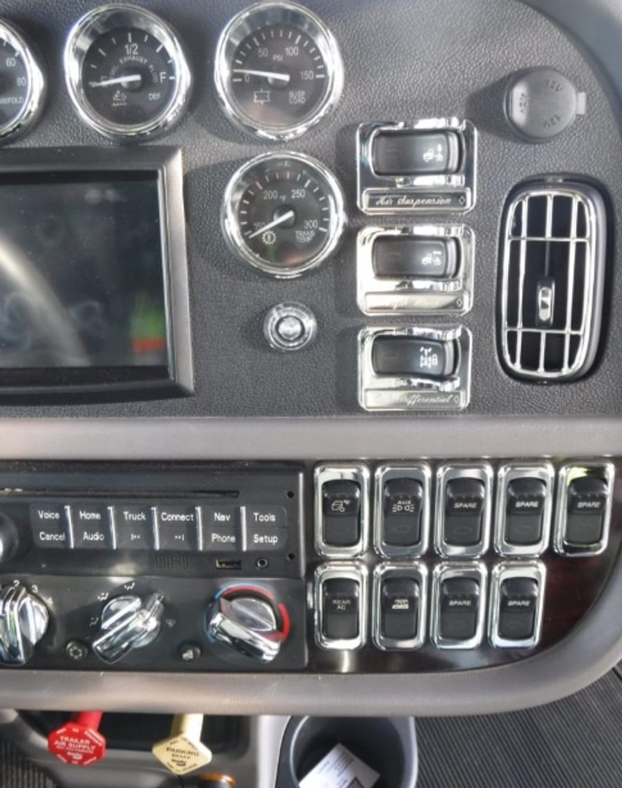 Image for Mankato, MN: 2013 Peterbilt 386/78