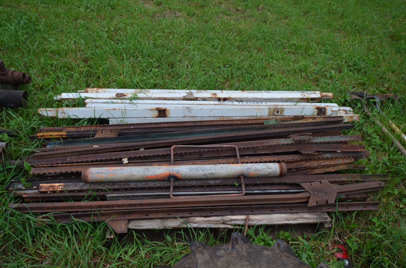Image for ALLIS CHALMERS TRACTOR, WELDING & SHOP TOOLS, HORSE TACK, COLLECTIBLES, HOUSEHOLD & MORE!