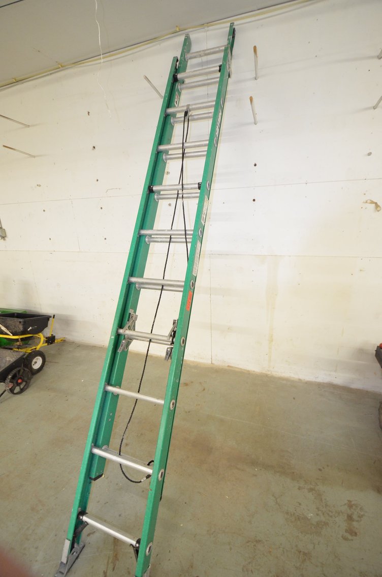 Image for 2000 FORD F350, ENCLOSED TRAILER, 100+ MORGAN  SILVER DOLLARS, 18 STEAMER TRUNKS, TOOLS & MORE!