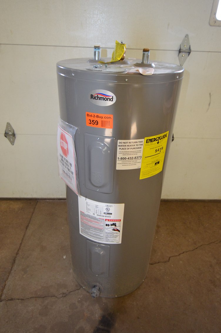 Image for 2000 FORD F350, ENCLOSED TRAILER, 100+ MORGAN  SILVER DOLLARS, 18 STEAMER TRUNKS, TOOLS & MORE!
