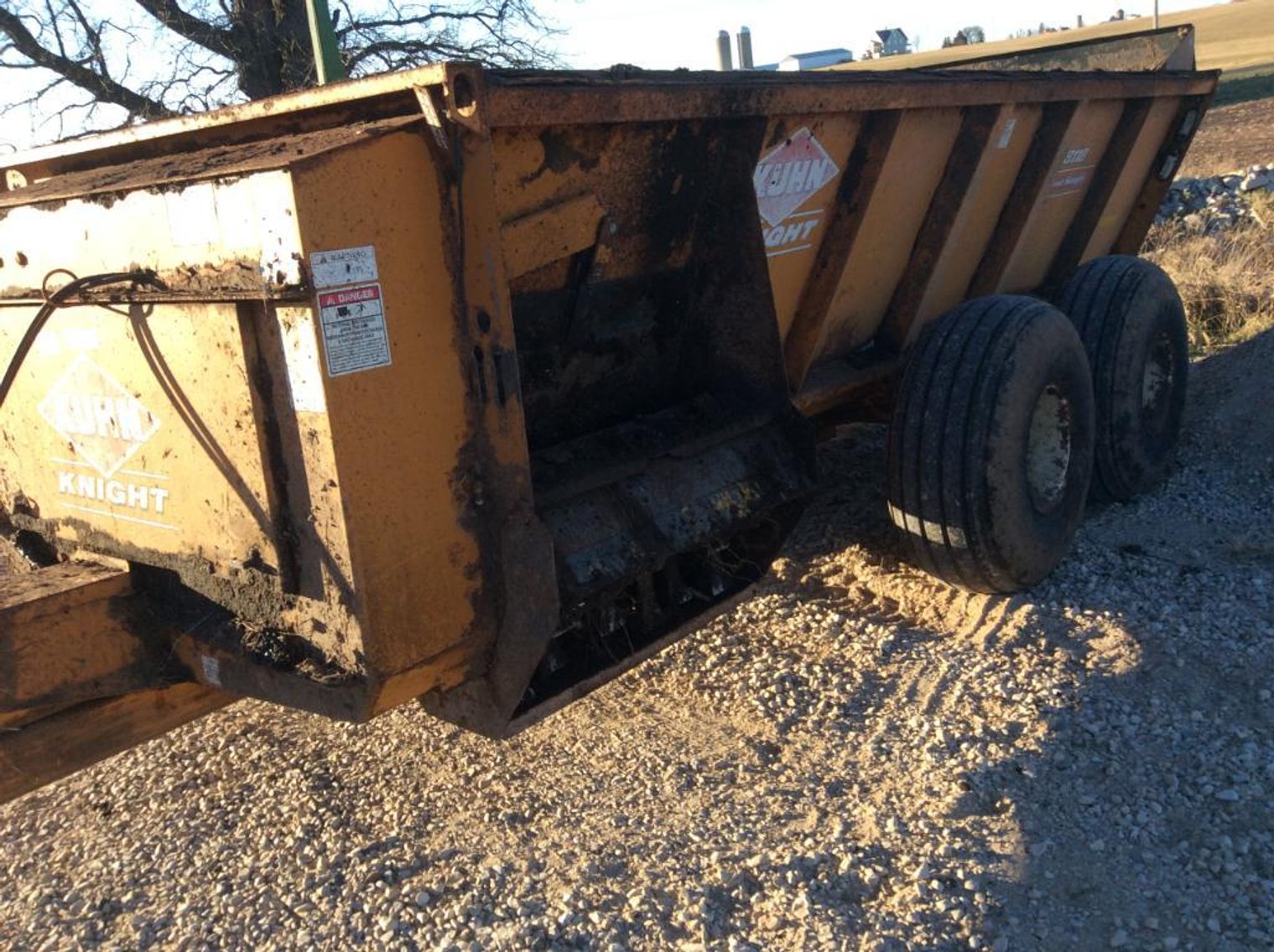 Kuhn Knight 8118 Manure Spreader