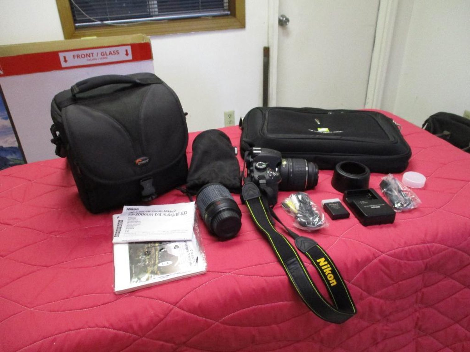 Nikon AF-S DX VR Zoom-Nikkor Digital Camera, Model D3200
