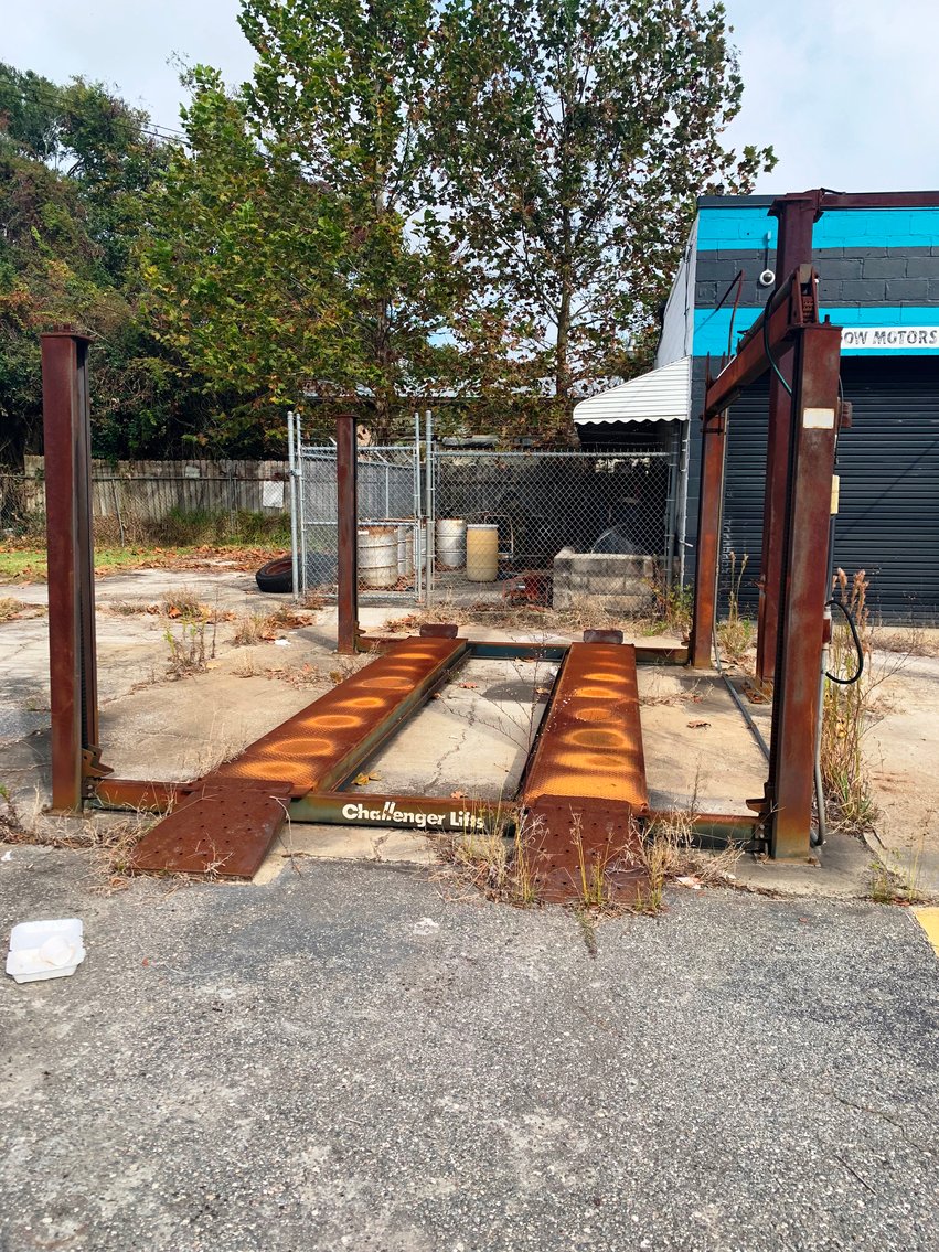 Image for Jacksonville, FL: Complete Liquidation of Assets of Little Bird Garage