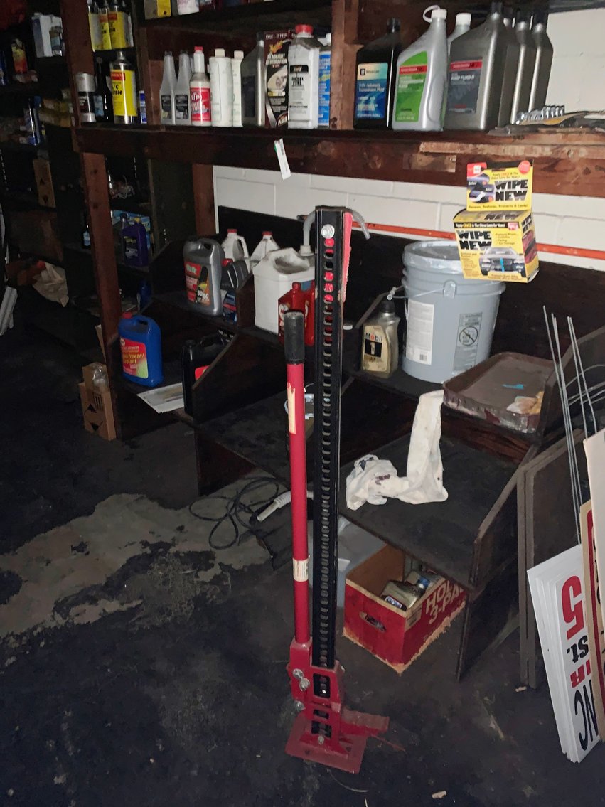 Image for Jacksonville, FL: Complete Liquidation of Assets of Little Bird Garage