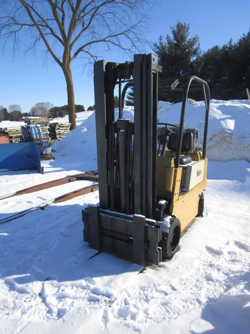 **Please see description for update** Yale GLP040 Lp Powered Forklift With Side Shift