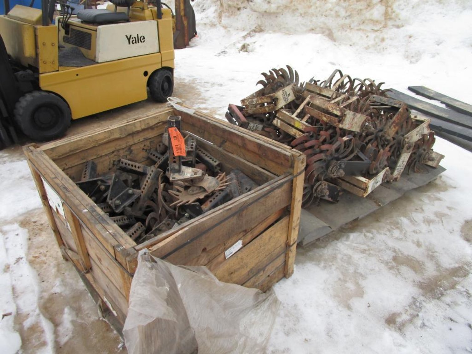 (2) Pallets of Yetter Rolling Cultivator Parts
