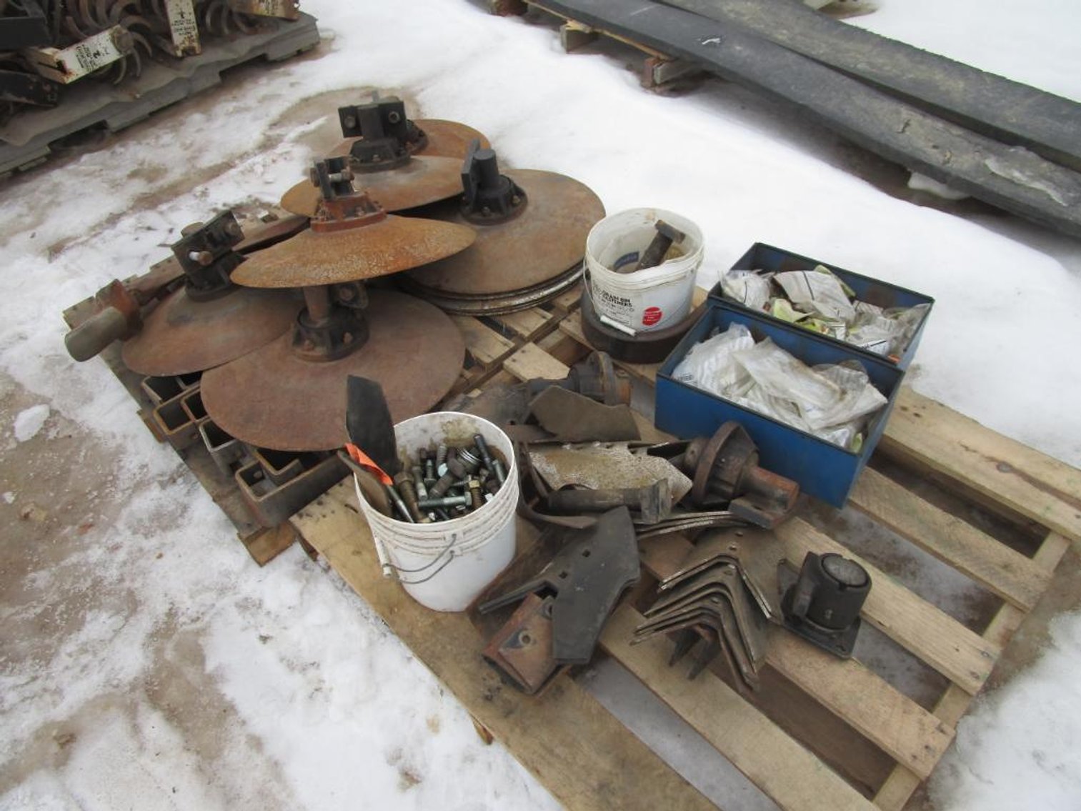 (2) Pallets of Yetter Ripper Discs and Shovels