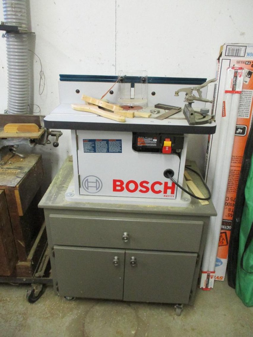 Bosch Router Table and Cabinet (G)