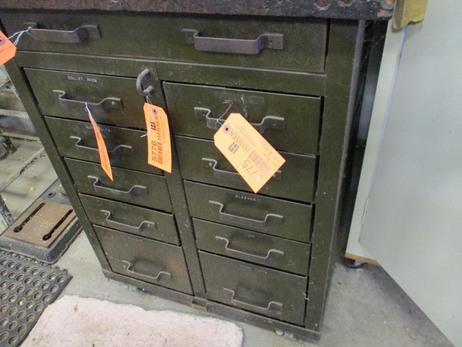 Cabinet (G)