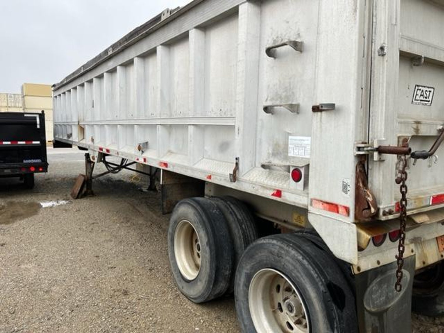 1997 East 39' Aluminum Frameless Semi End Dump - VIN 1E1F9U281VRG22173 - Rebuilt Salvage Title(Located in Freedom, WI)
