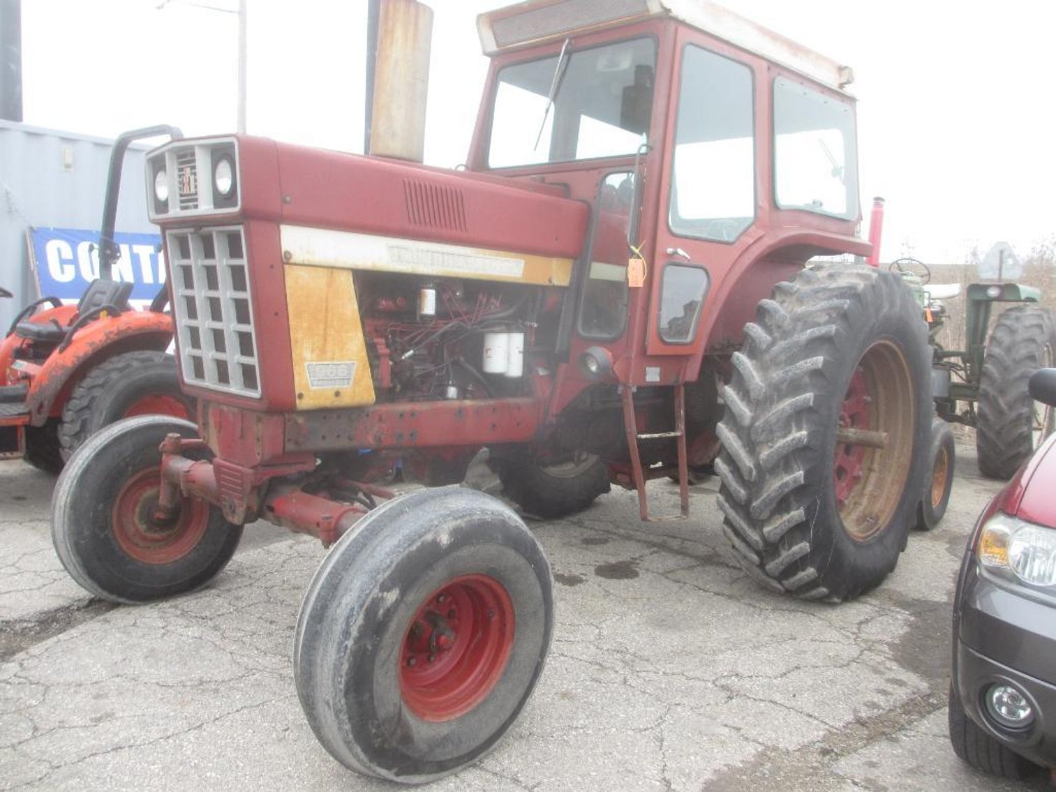 International 966 Tractor (OF)