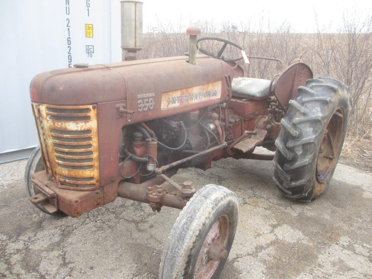 International 350 Diesel Utility Tractor (OF)