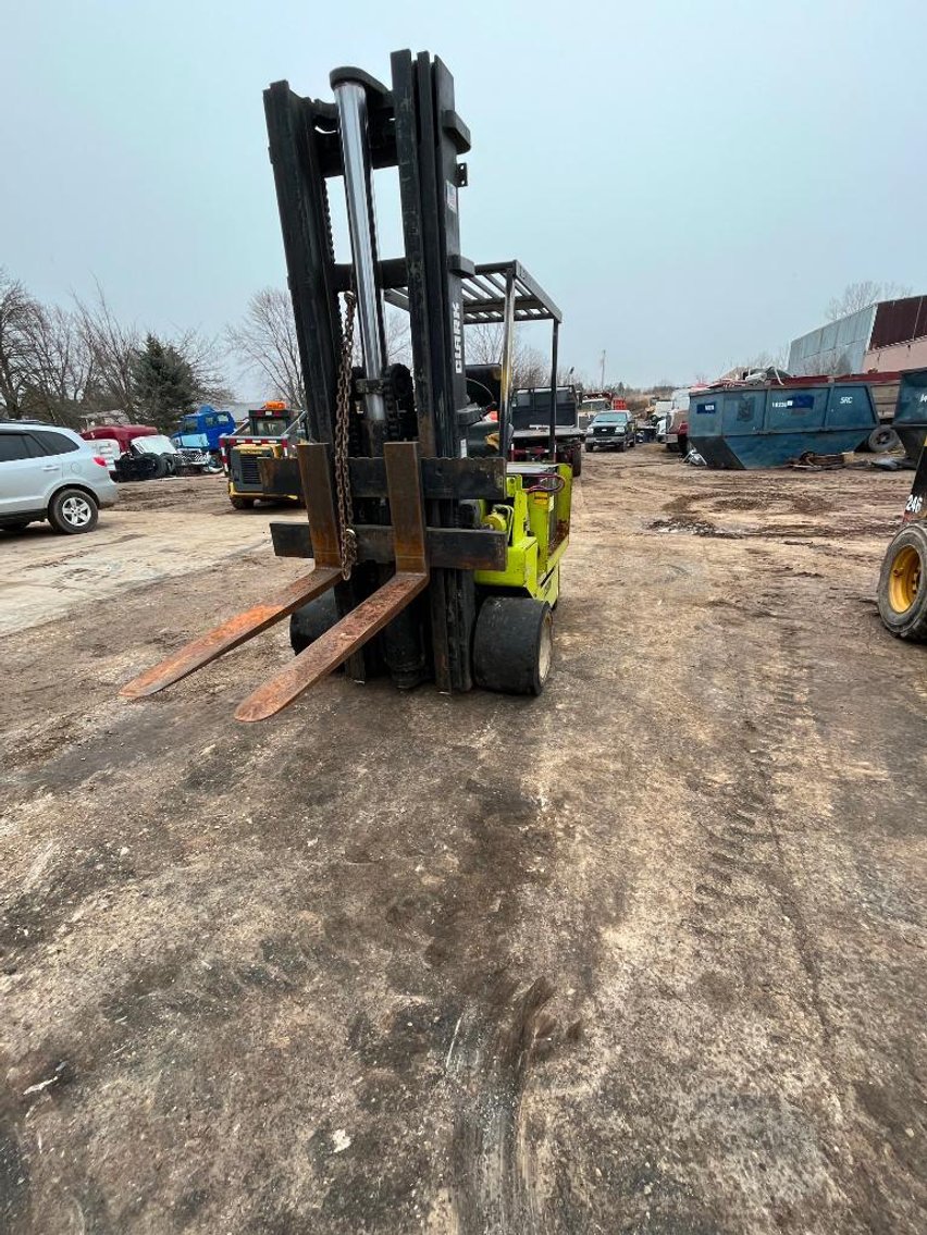 Clark Fork Lift  (Located in DePere, WI)