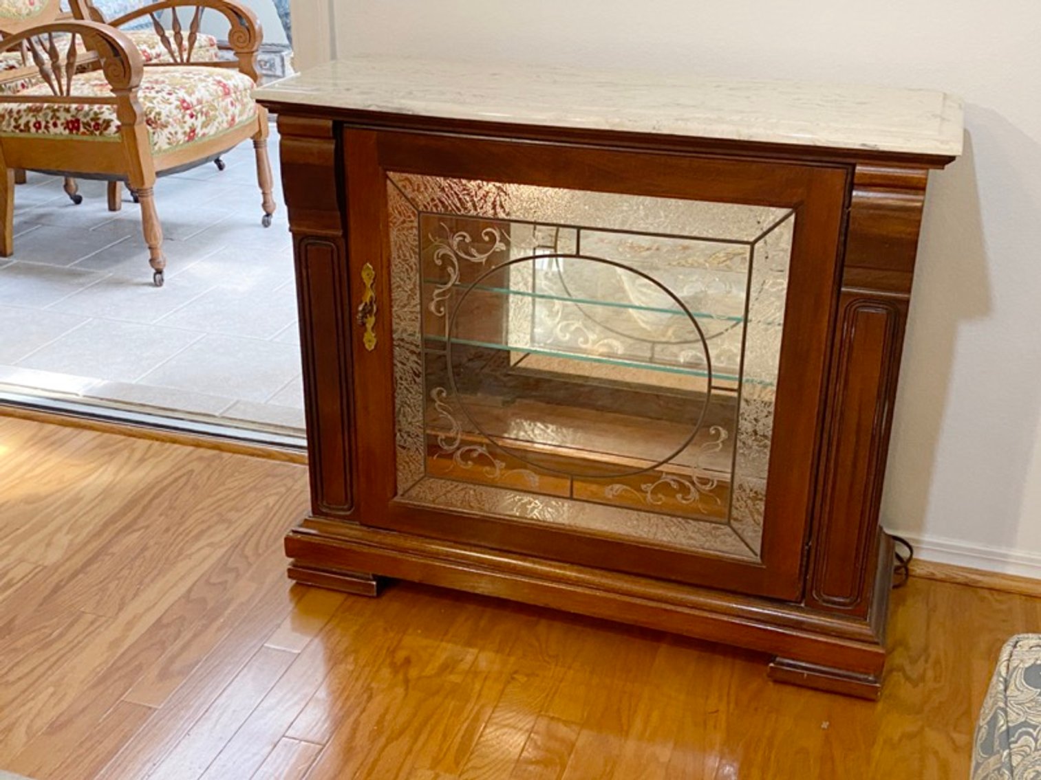1: Broyhill Illuminated Curio Cabinet, Marble Top, Etched Glass Door