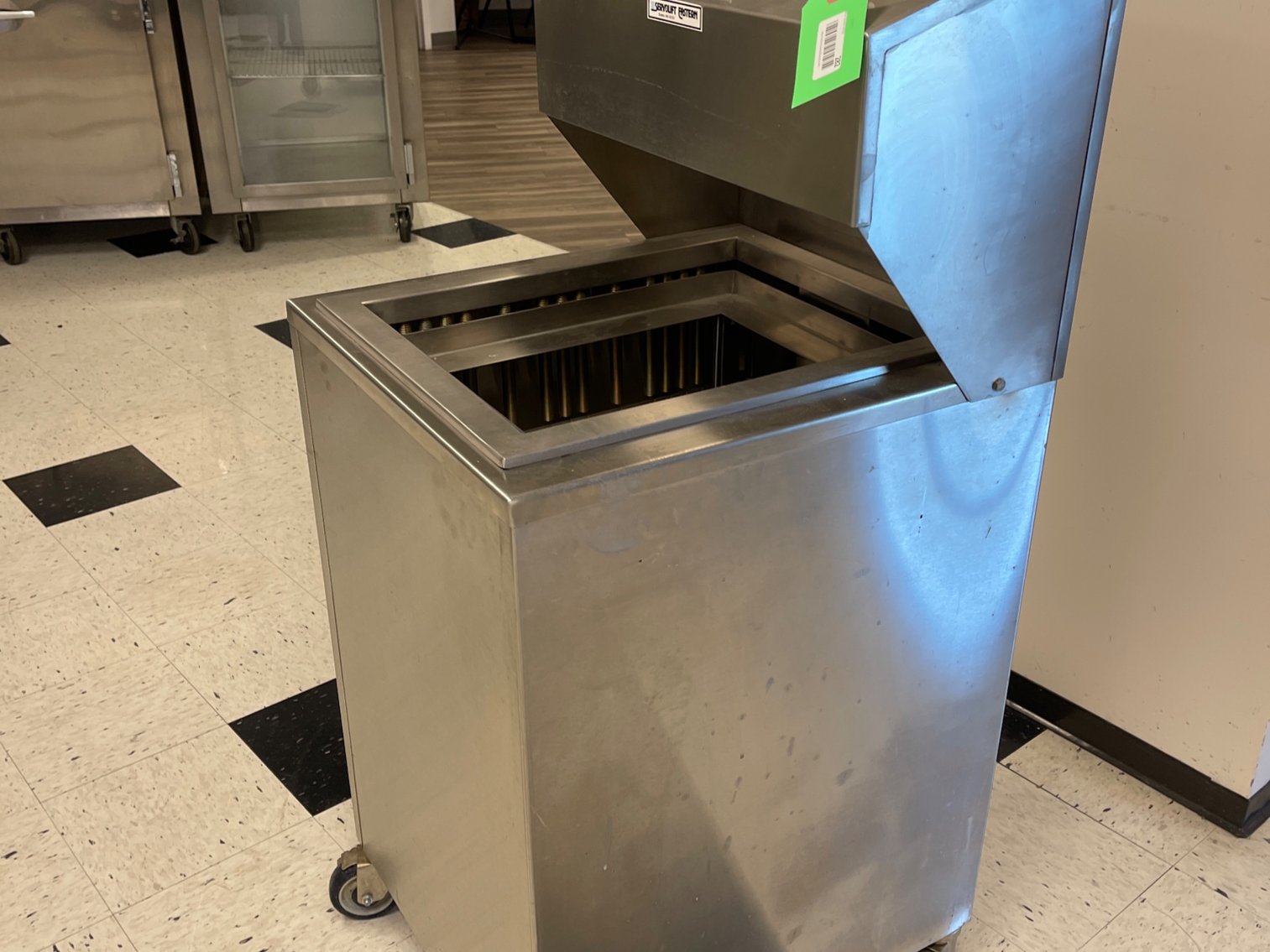 Tray & Utensil rack-Servolift Eastern