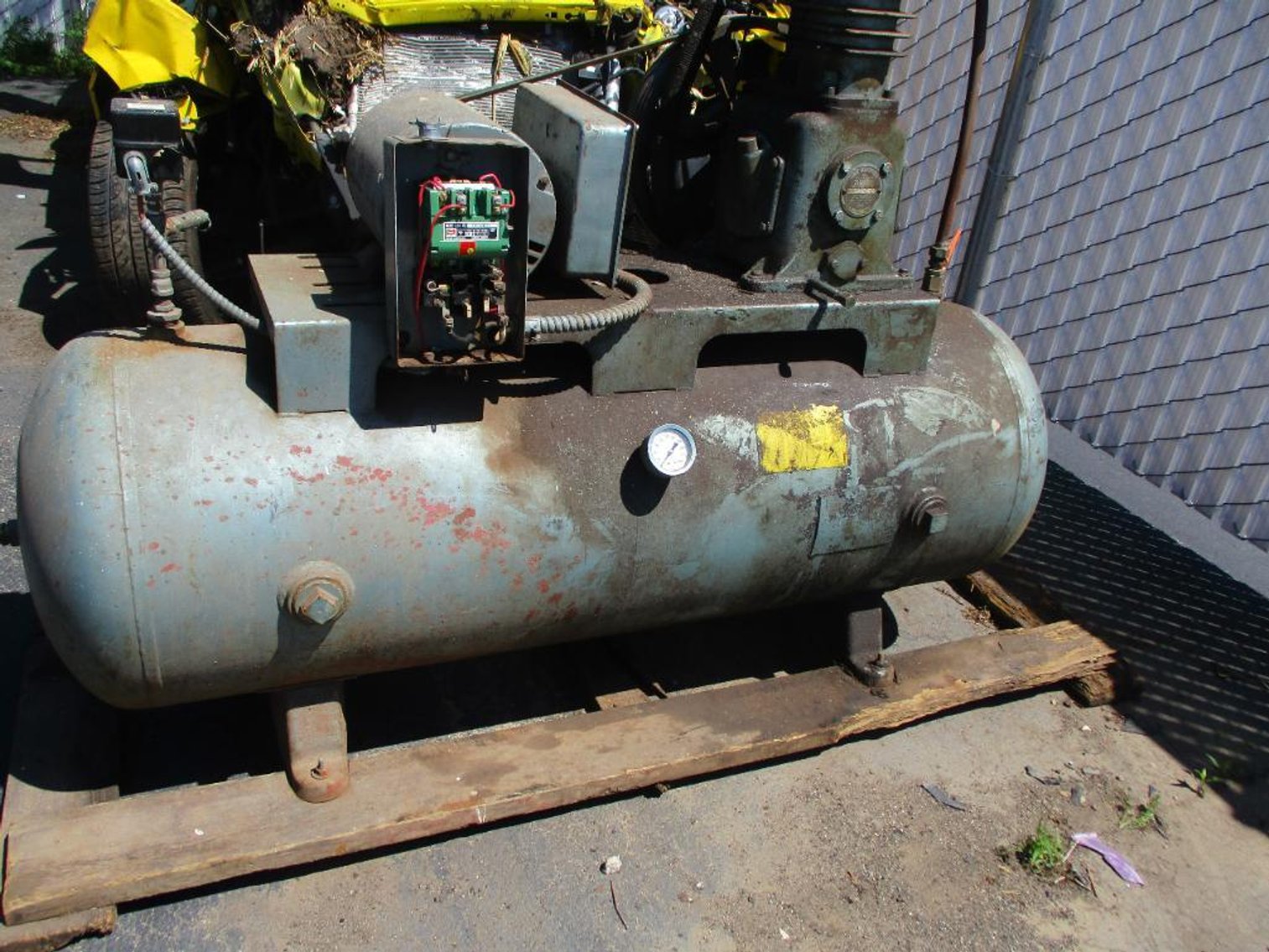 Curtis Manufacturing 2- Stage Air Compressor